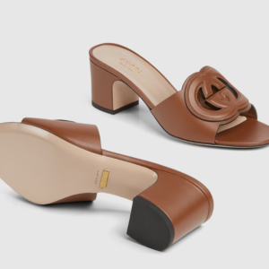 👜 Gucci | Sandalia tipo chancla GG entrelazada de mujer