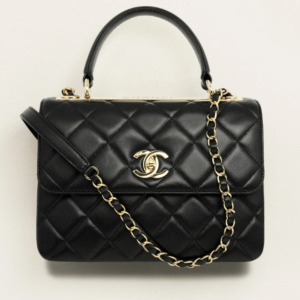 👜 CHANEL | Bolso con solapa y asa de mano