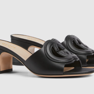 👜 Gucci | Sandalia tipo chancla GG entrelazada de mujer